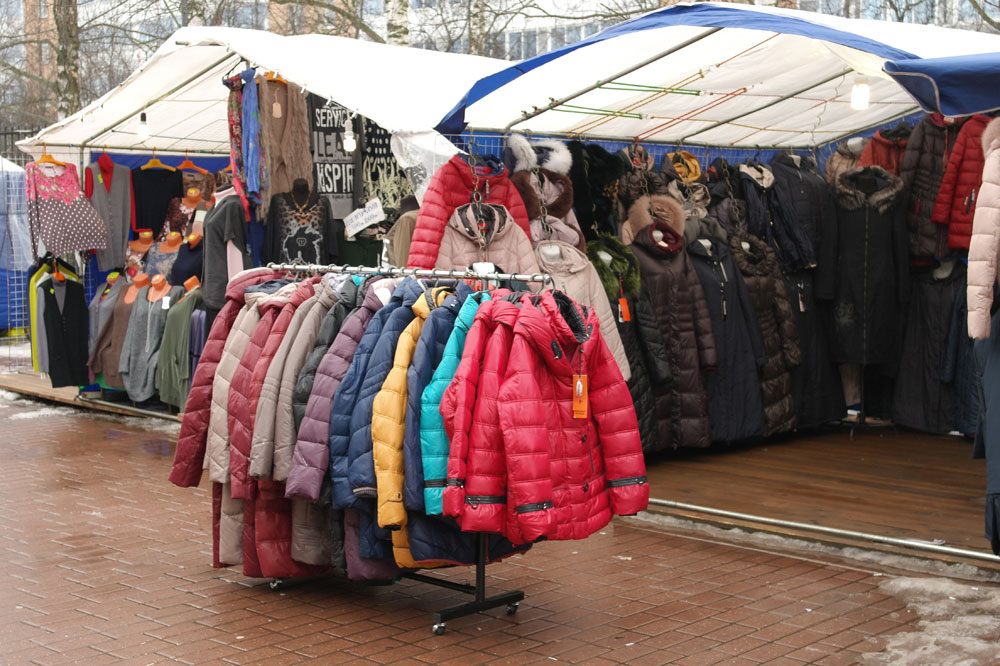 Чем торговать на улице зимой: трендовые товары и идеи для бизнеса