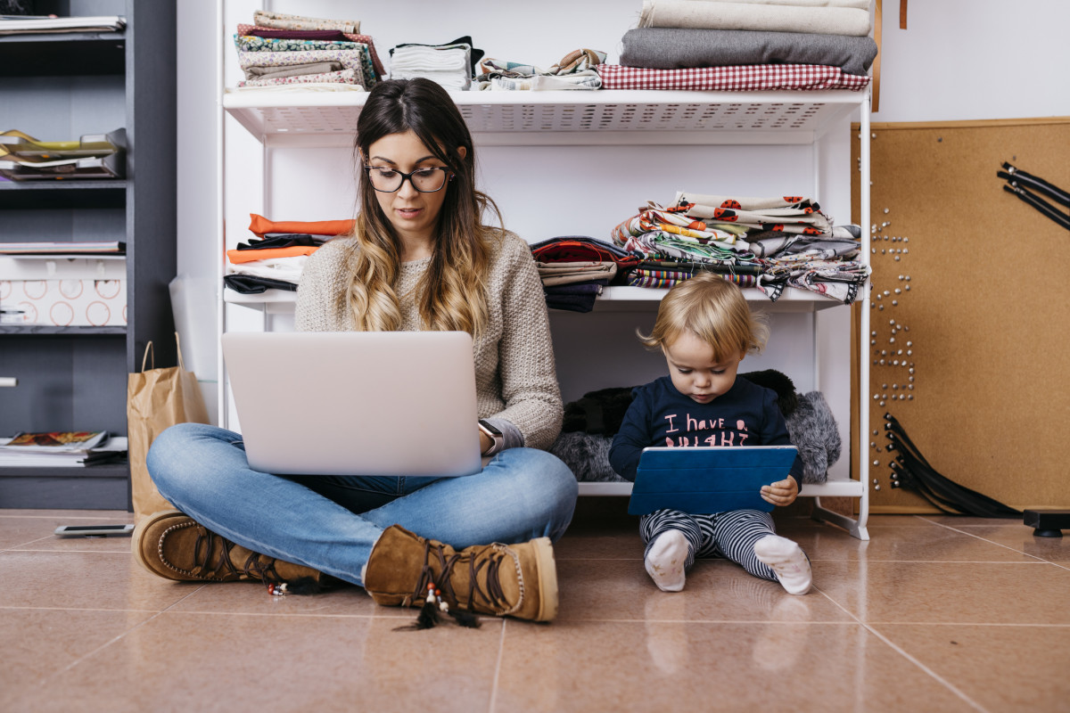 Как можно заработать дома в декрете: 145 способов заработка для мам в декрете