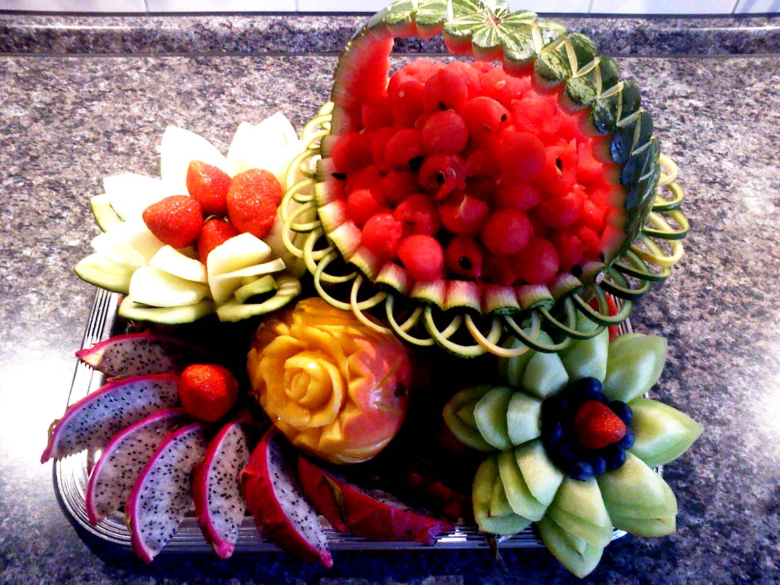 Карвинг из фруктов: Всё про Карвинг из овощей и фруктов: самое полное руководство по фигурному вырезанию для начинающих