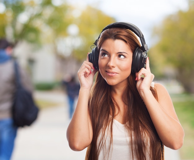 Заработок в интернете слушая музыку: Сервис активного заработка на прослушивании аудио файлов