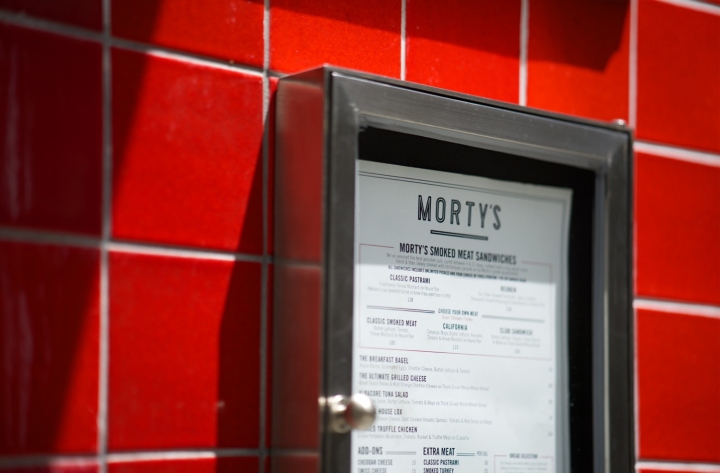 Оформление интерьера ресторана Morty