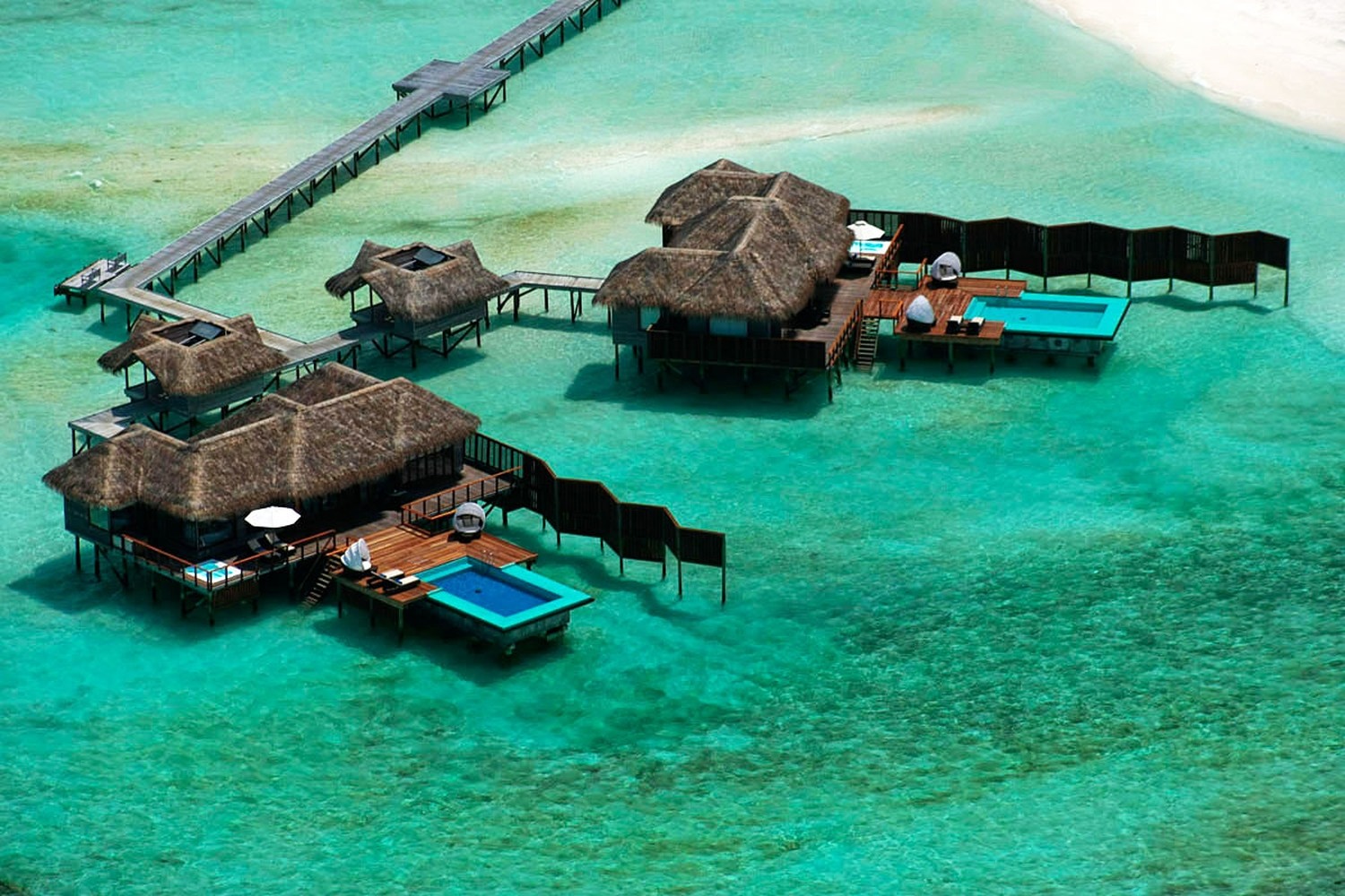 Отель на воде: 10 самых дорогих в мире отелей, построенных на воде