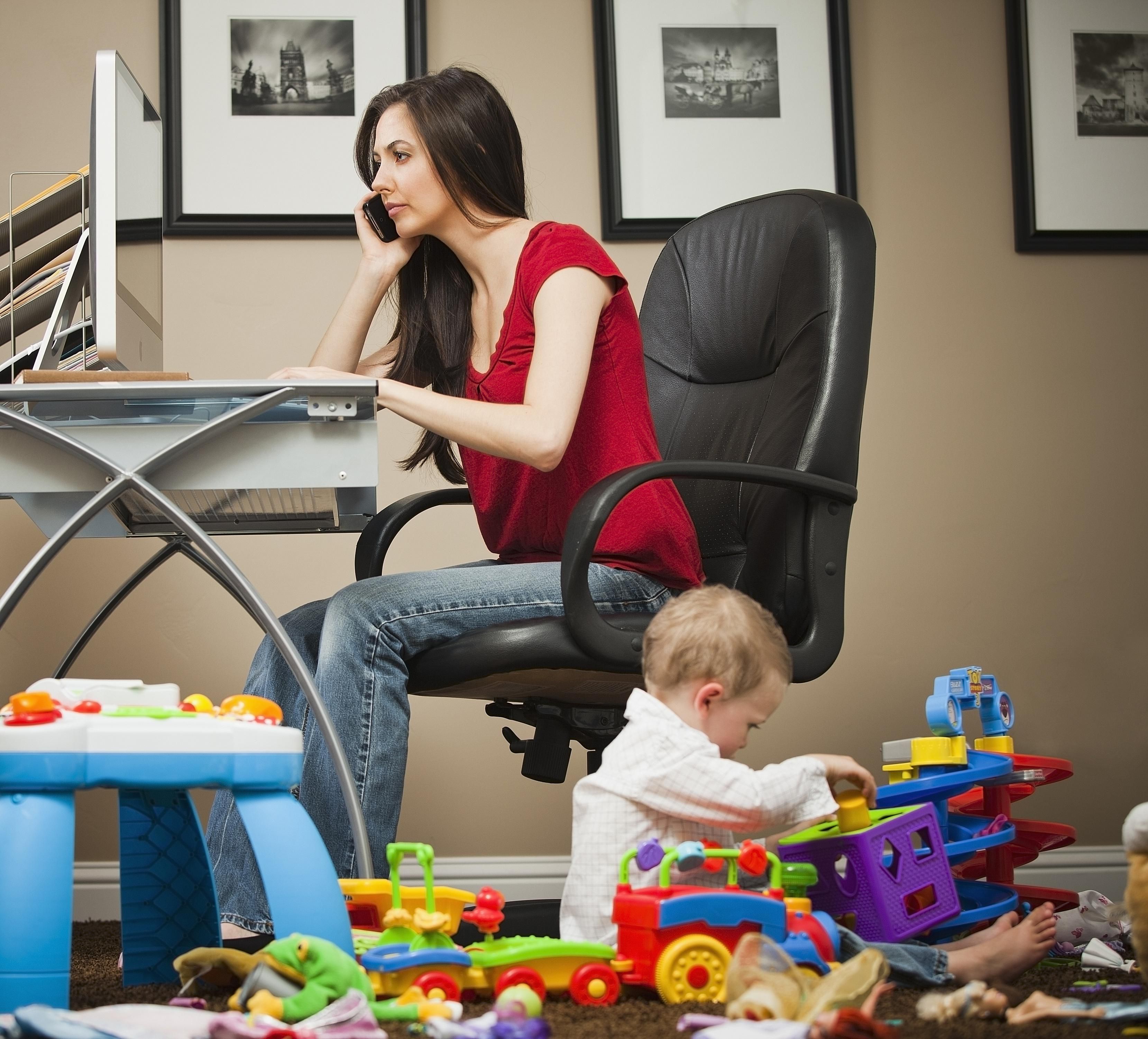Как зарабатывать в декретном отпуске: 10 способов, как маме заработать в декретном отпуске