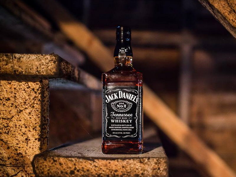 Из чего делают виски джек дэниэлс: Jack daniel’s — Википедия – Американский виски Джек Дэниэлс – раскрываем тайны истории, учимся его пить и готовить самостоятельно | Про самогон и другие напитки 🍹