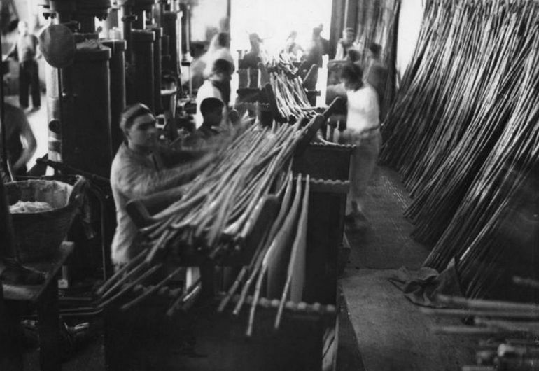 Как делают макароны на фабрике: Как делают итальянскую пасту ⋆ Как это сделано – реальный процесс макаронных фабрик 20 века