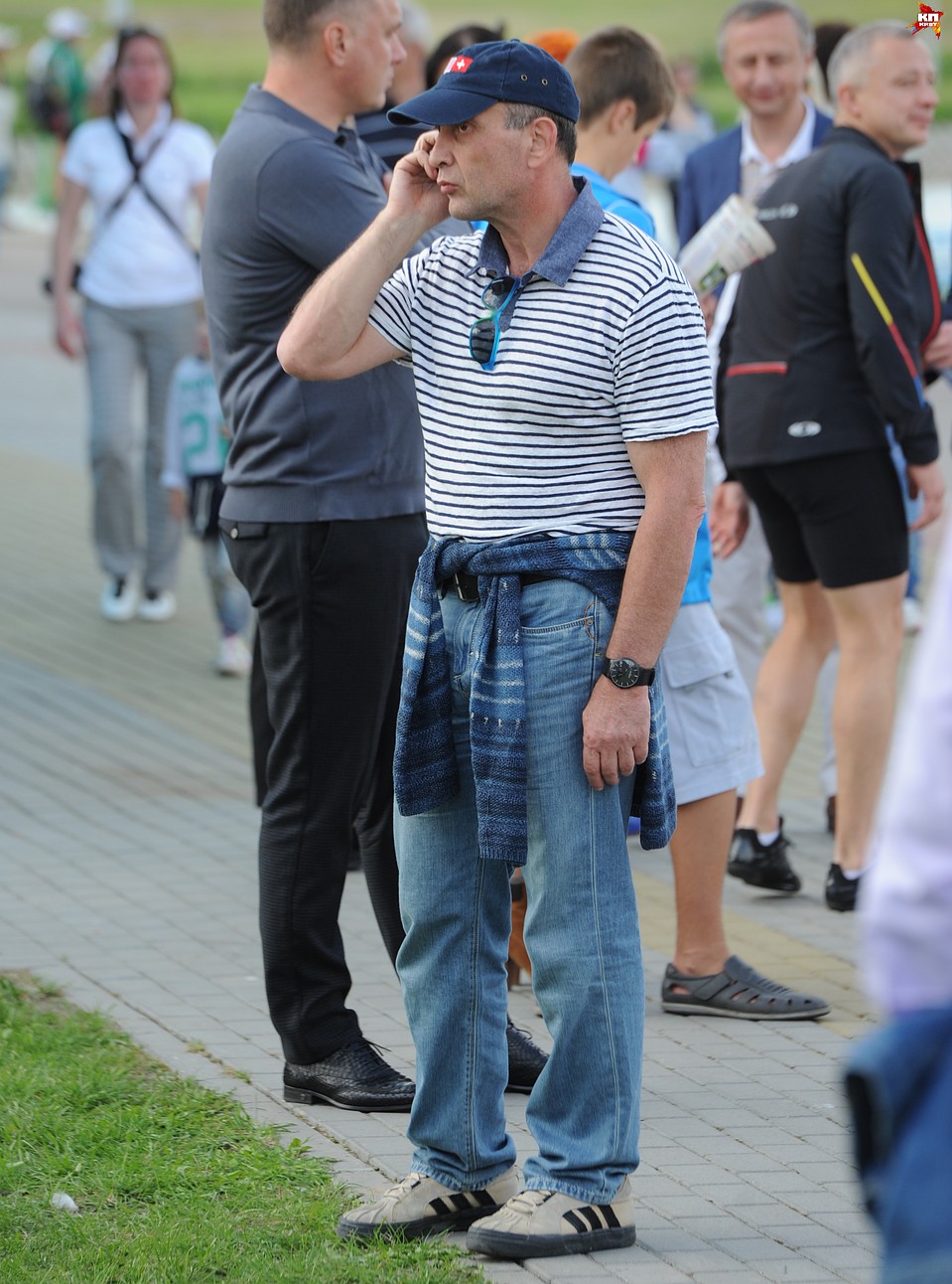 Аркадий Добкин занимает 14-ую строчку в рейтинге белорусских богачей. Но в толпе его узнает не каждый. Фото: Виктор ГИЛИЦКИЙ