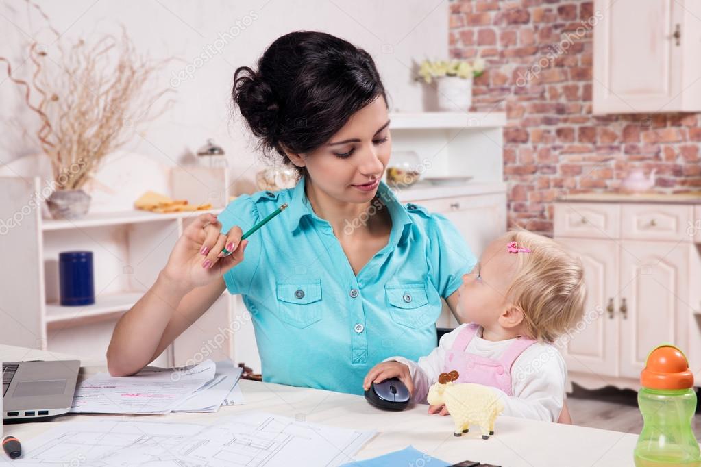 Как заработать маме в декрете на дому: Как заработать маме в декрете: 65 вариантов заработка